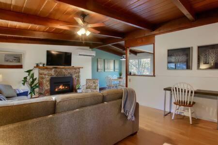 Blue Door Cottage 12 Miles To Yosemite Bbq Oakhurst Exterior photo